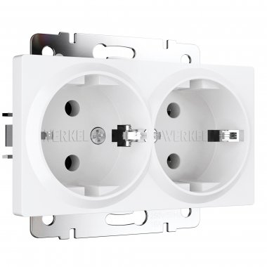 Фотография товара 'Werkel W1172061 Розетка двойная с заземлением белый матовый'