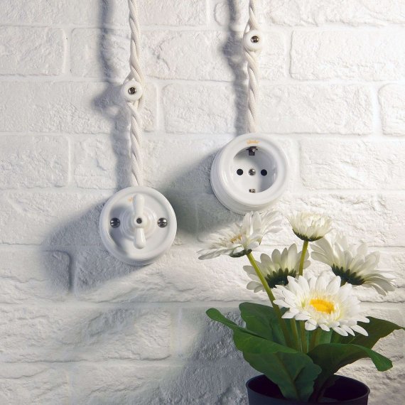 Фотография товара 'Werkel W6453601 Ретро кабель витой 3х2,5 белый 50 м'