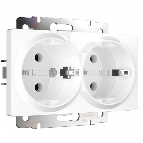 Фотография товара 'Werkel W1172001 Розетка двойная с заземлением белая'